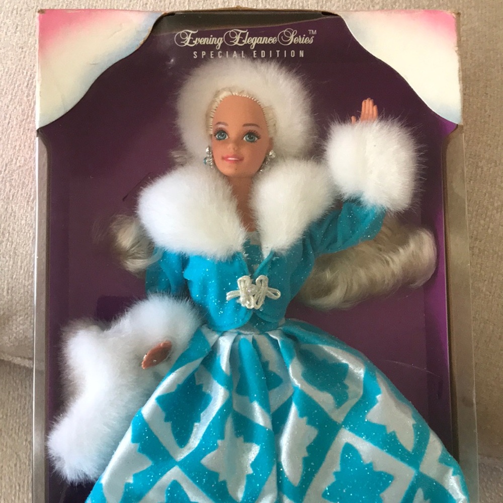💙 Mattel Winter Renaissance Barbie